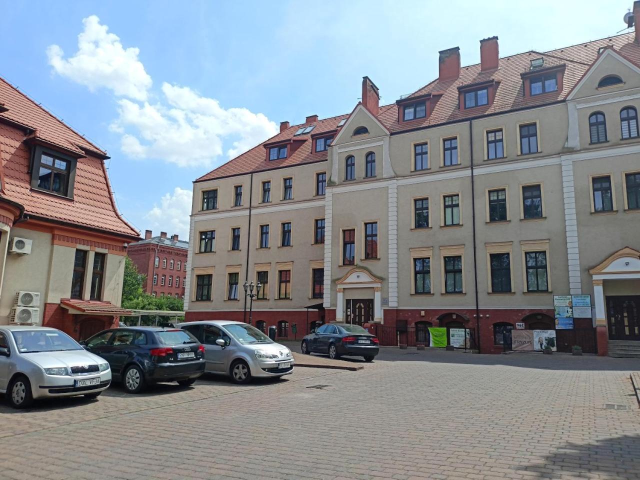 Lemuria Pokoje Hostel Chojnowska A Legnica Kültér fotó