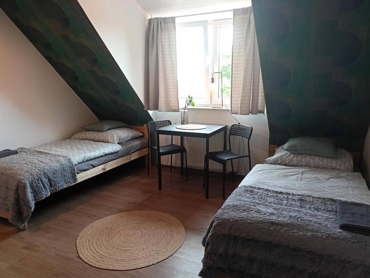 Lemuria Pokoje Hostel Chojnowska A Legnica Kültér fotó