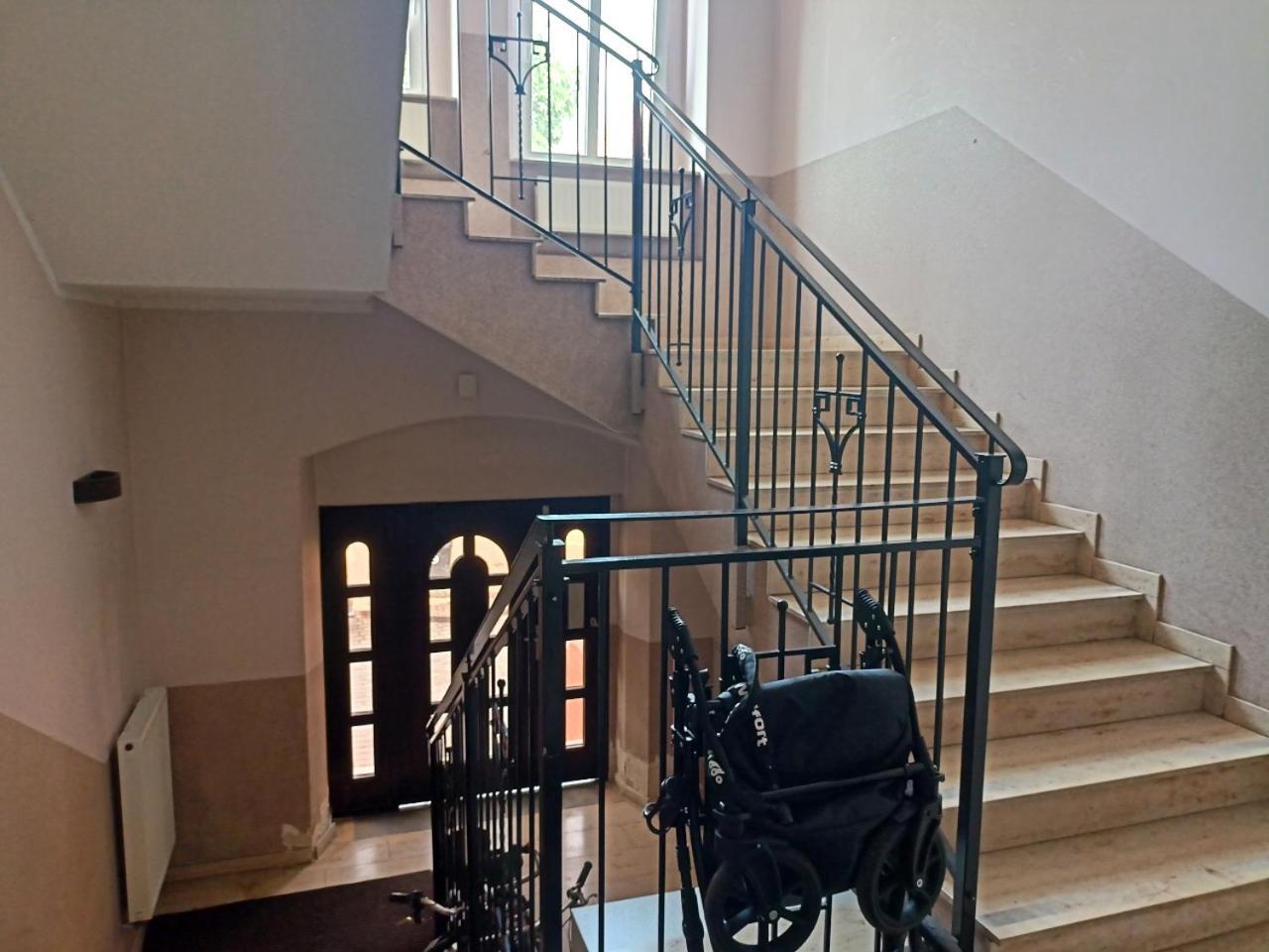 Lemuria Pokoje Hostel Chojnowska A Legnica Kültér fotó
