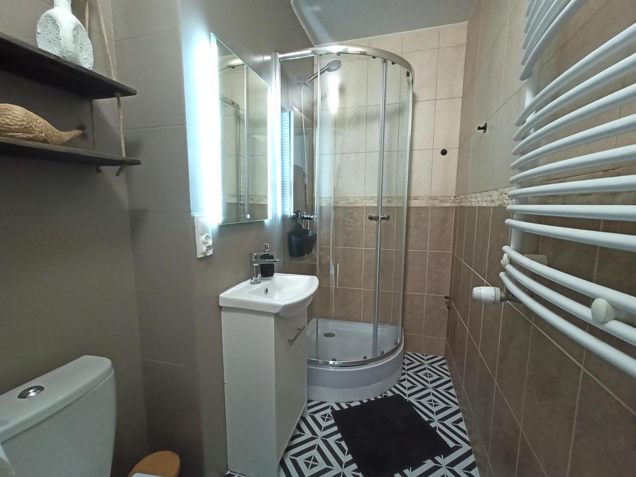 Lemuria Pokoje Hostel Chojnowska A Legnica Kültér fotó
