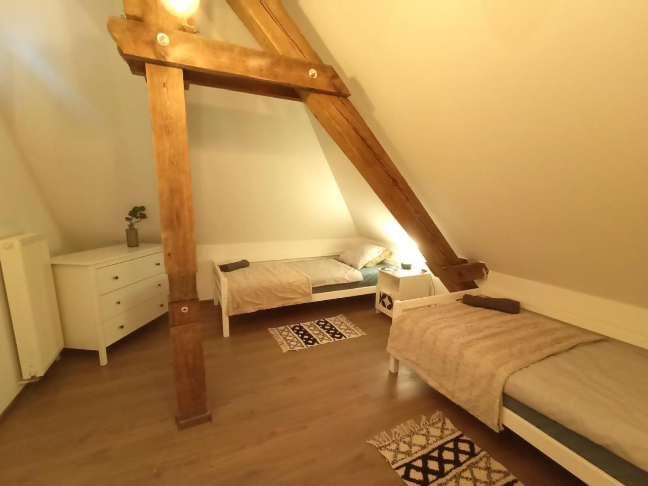 Lemuria Pokoje Hostel Chojnowska A Legnica Kültér fotó
