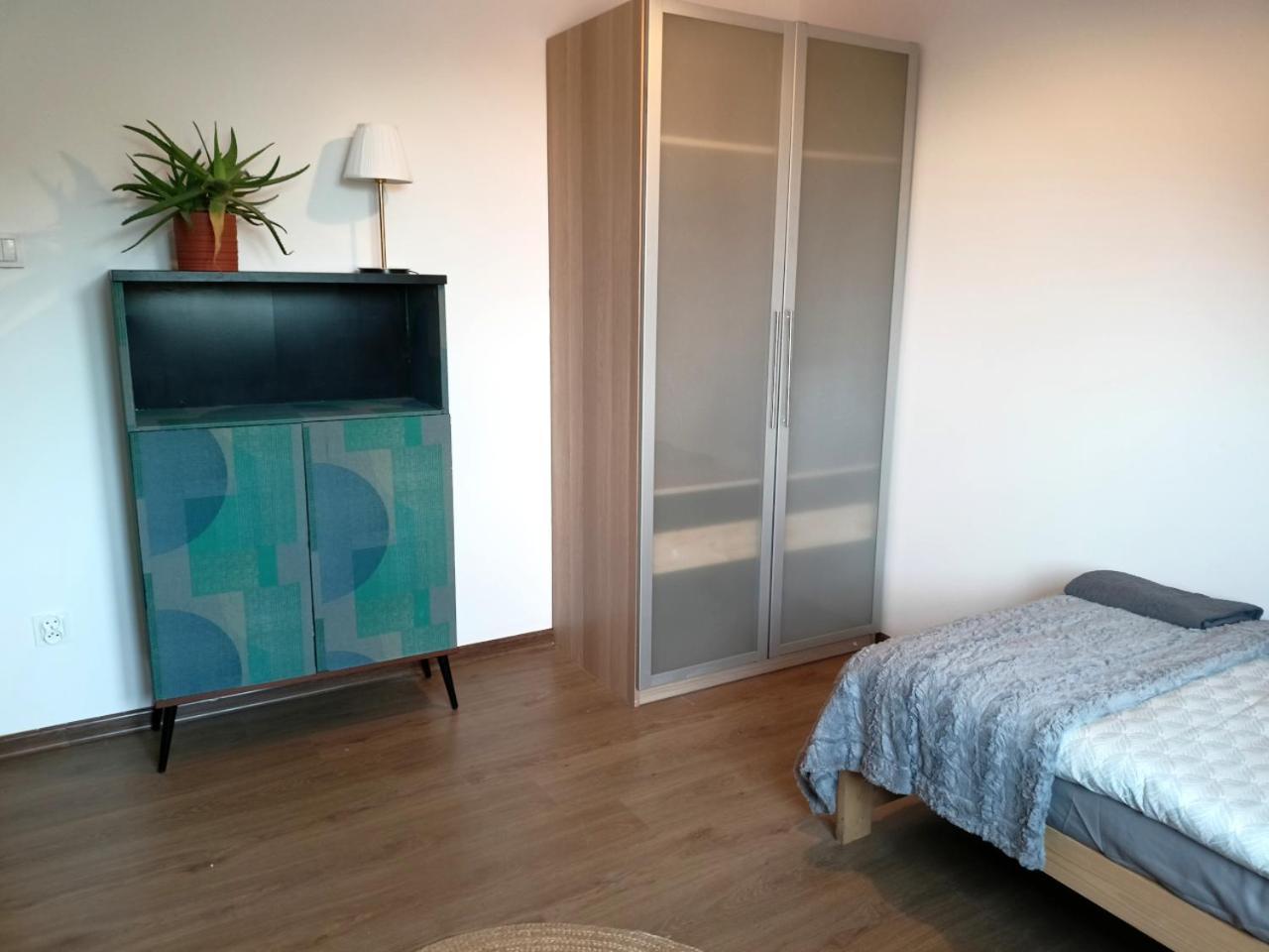Lemuria Pokoje Hostel Chojnowska A Legnica Kültér fotó