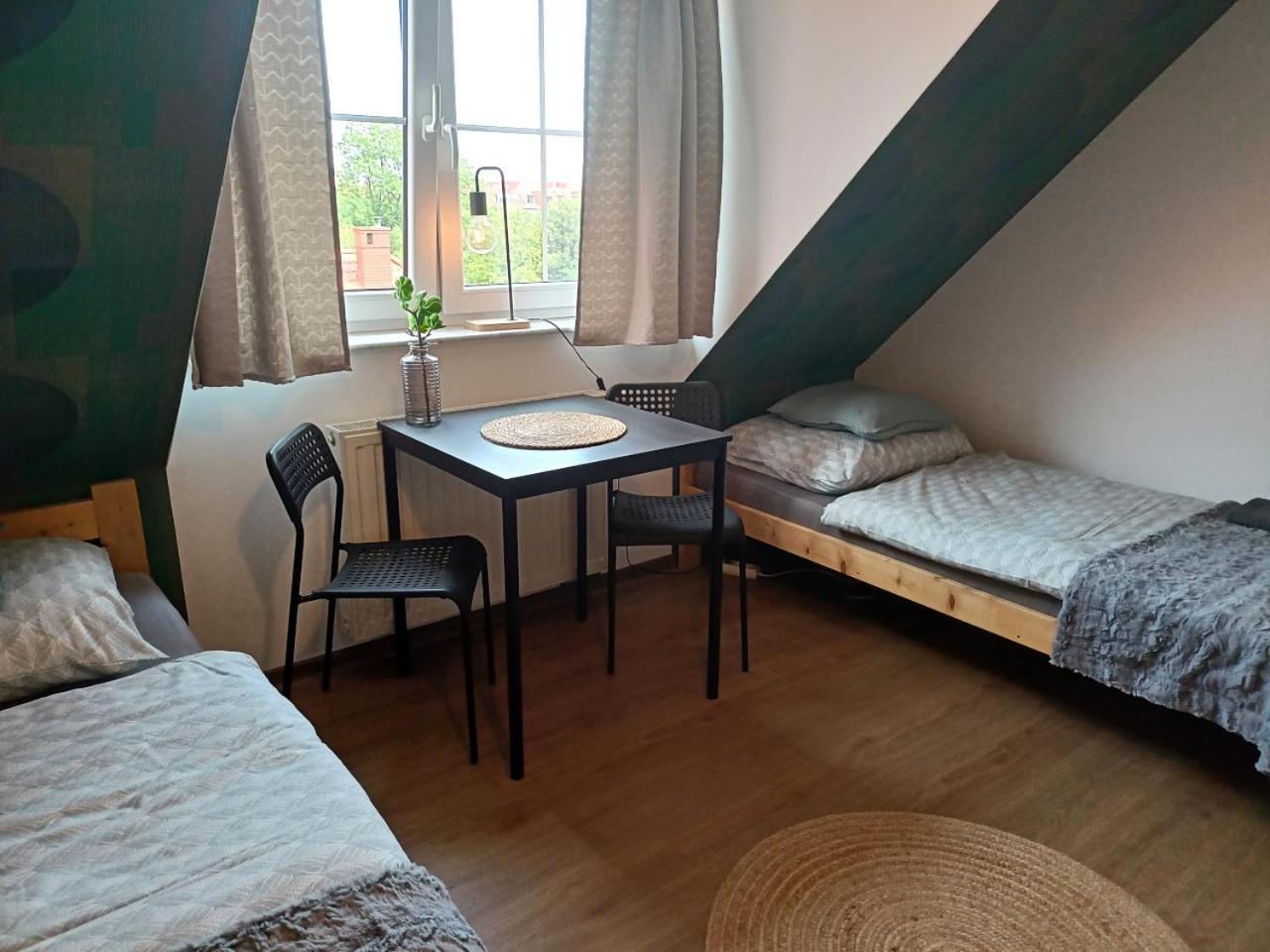 Lemuria Pokoje Hostel Chojnowska A Legnica Kültér fotó